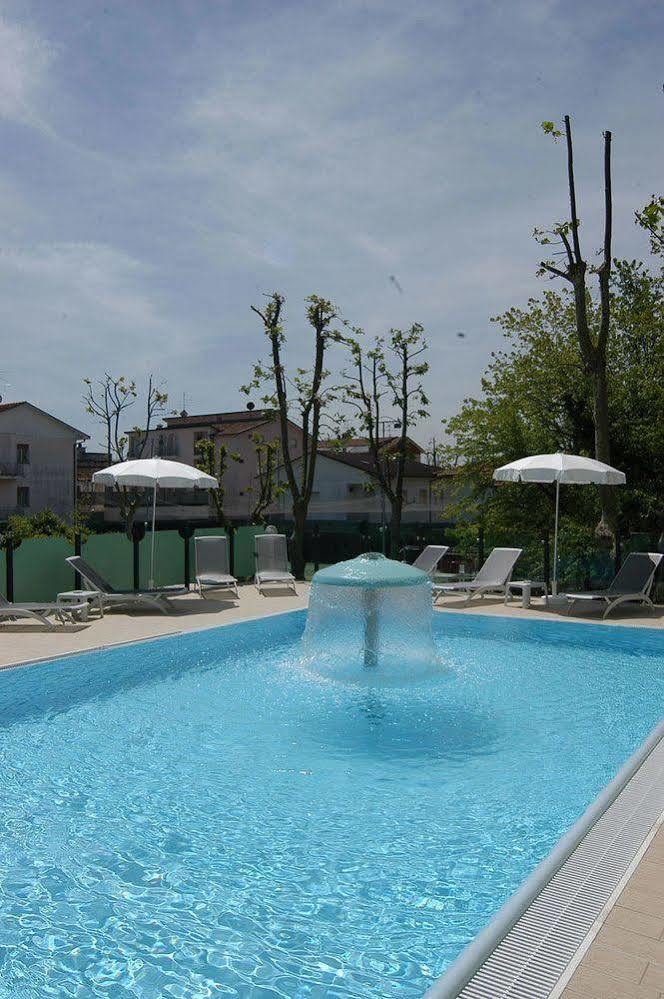 Hotel Prater Cesenatico Exterior foto